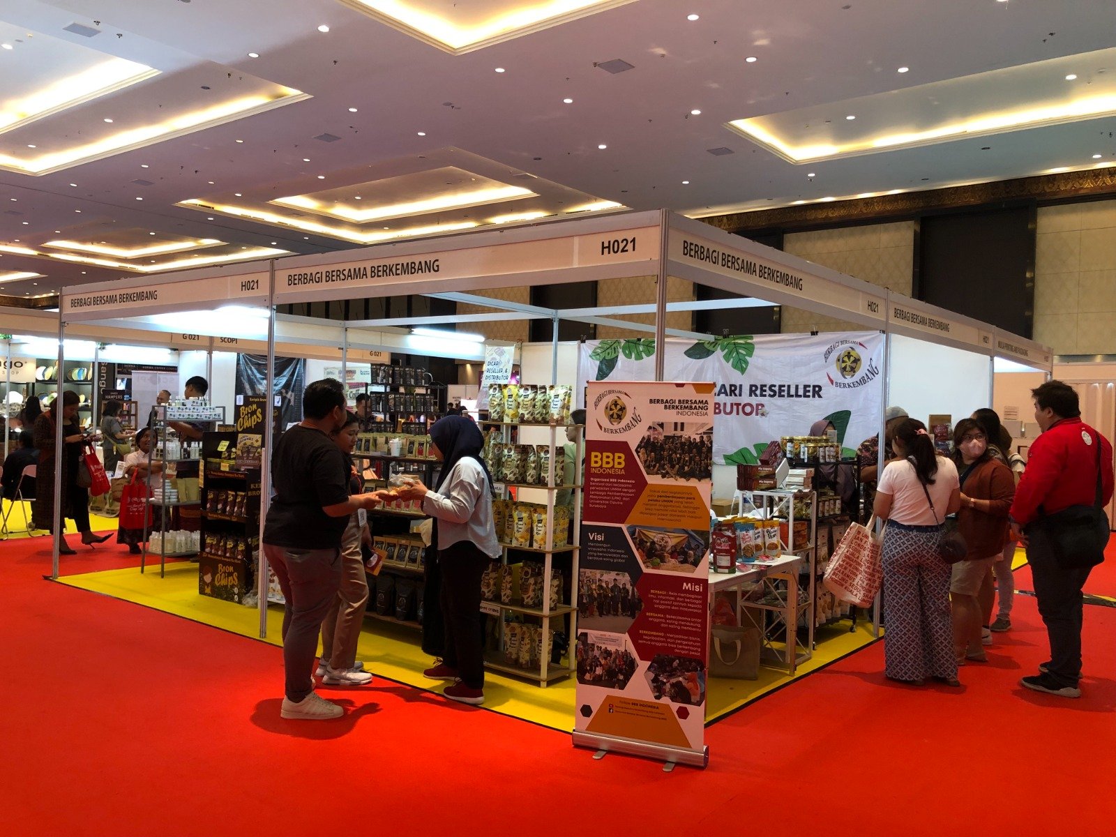 Exhibition stand builders in Bali creating a custom trade show booth